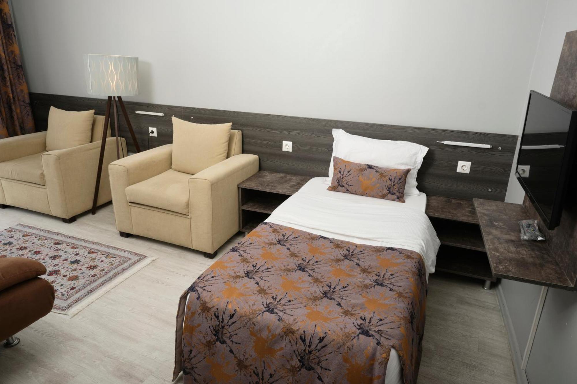 The Breeze Hotel 3*